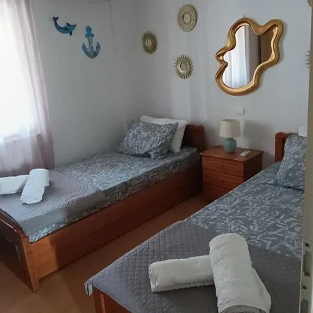 アパート Alba コイニラ