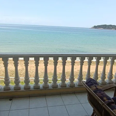 Alba アパート コイニラ